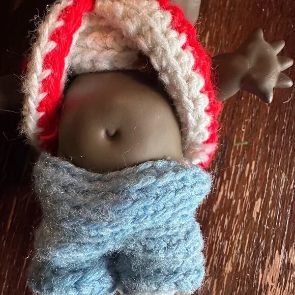 Vintage Kewpie Doll Dark Skin 7.5" Made In Korea W/ Handmade Knit Clothes - Rare - Picture 10 of 10